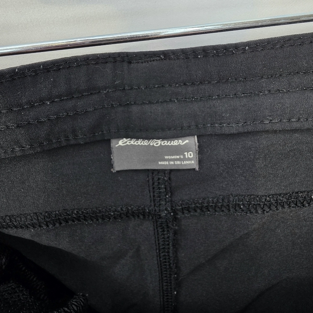 Eddie Bauer Women's Black Cargo Crop Pants Lots of Pockets Size 10 - Picture 2 of 7